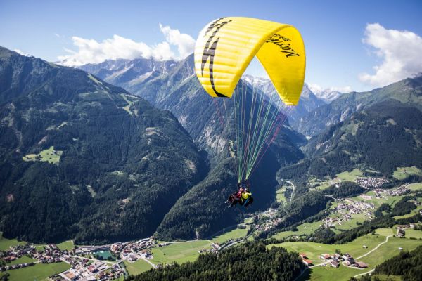 action-paragliding-foto-dominic-ebenbichler3.jpg